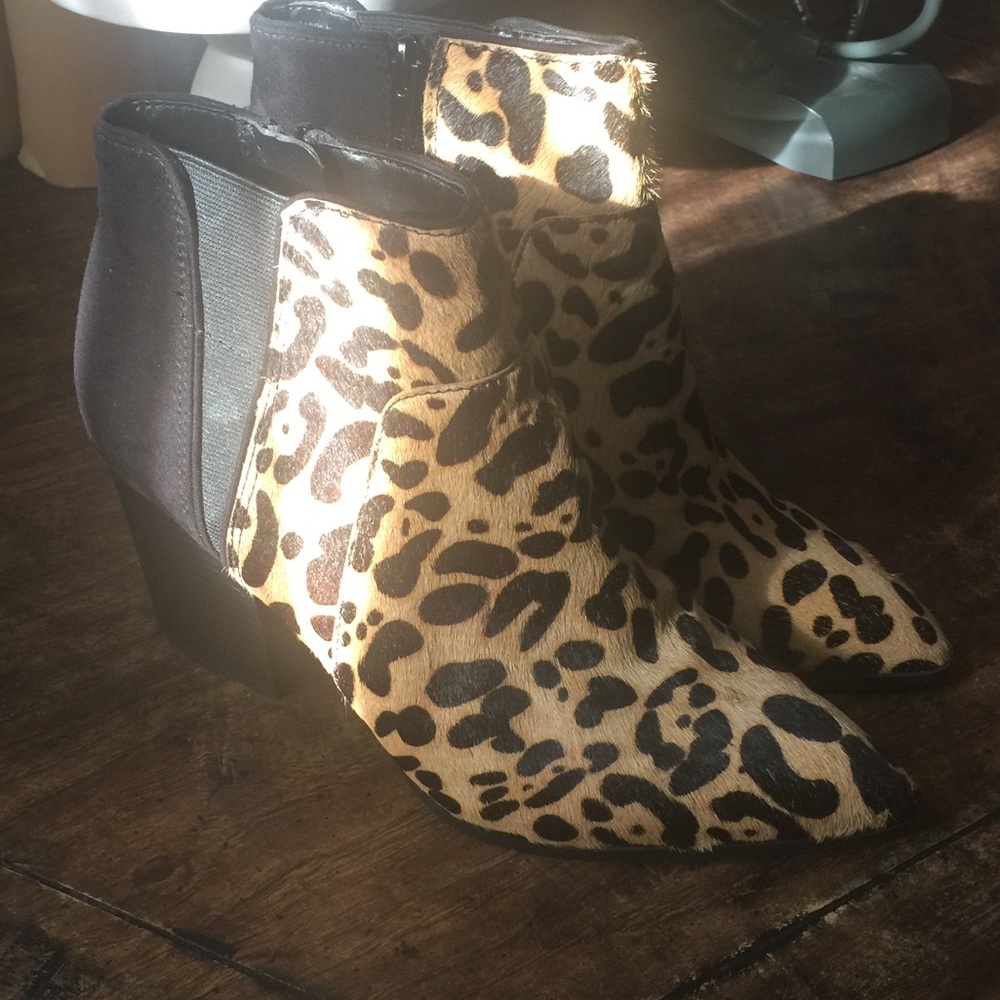 BAR III 71/2 SUEDE/LEATHER BOOTIES